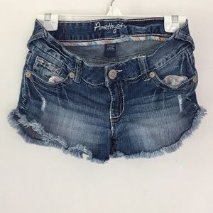 ⭐️Amethyst Distressed Jean Shorts⭐️
